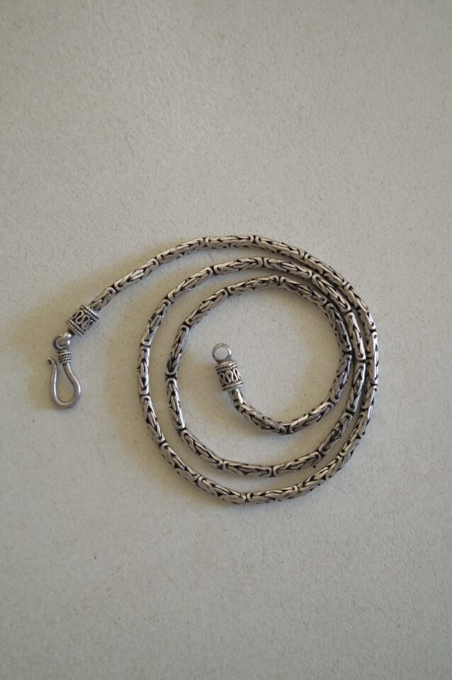 vintage silver nackless